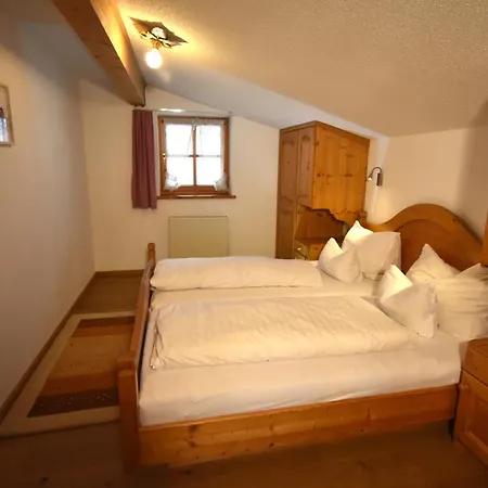 Brunnenhof Apartment Pettneu am Arlberg